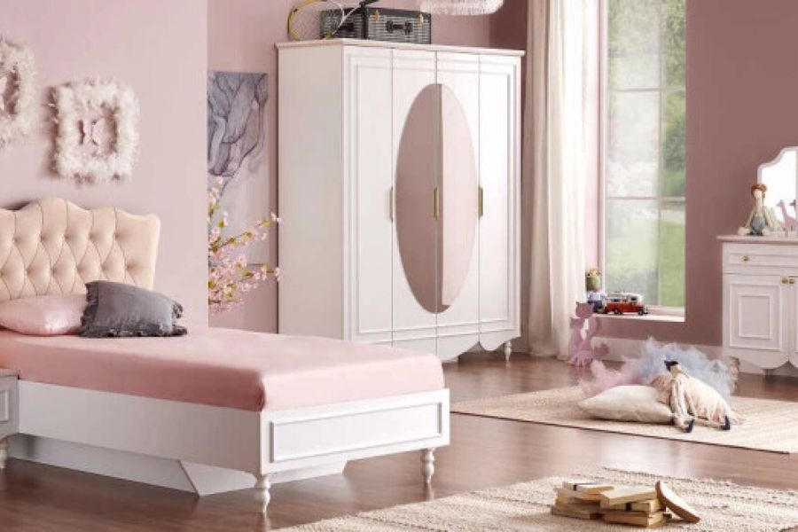 Clara Teen Room